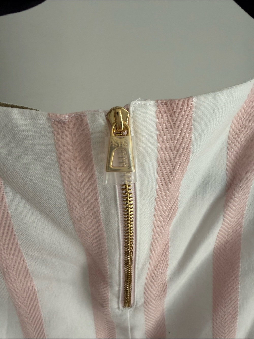 NWT Sail to Sable White and Light Pink Striped Sleeveless Top - Picture 4 of 4